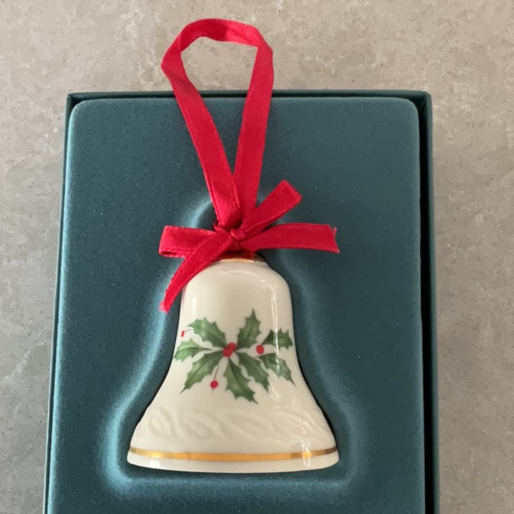 Lenox Bell - Picture 5 of 9